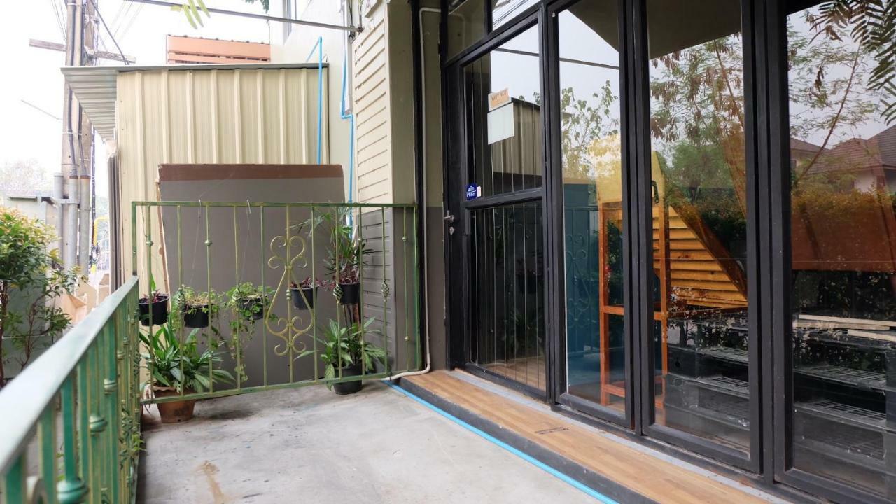 Why Not House Pansiyon Chiang Mai Dış mekan fotoğraf